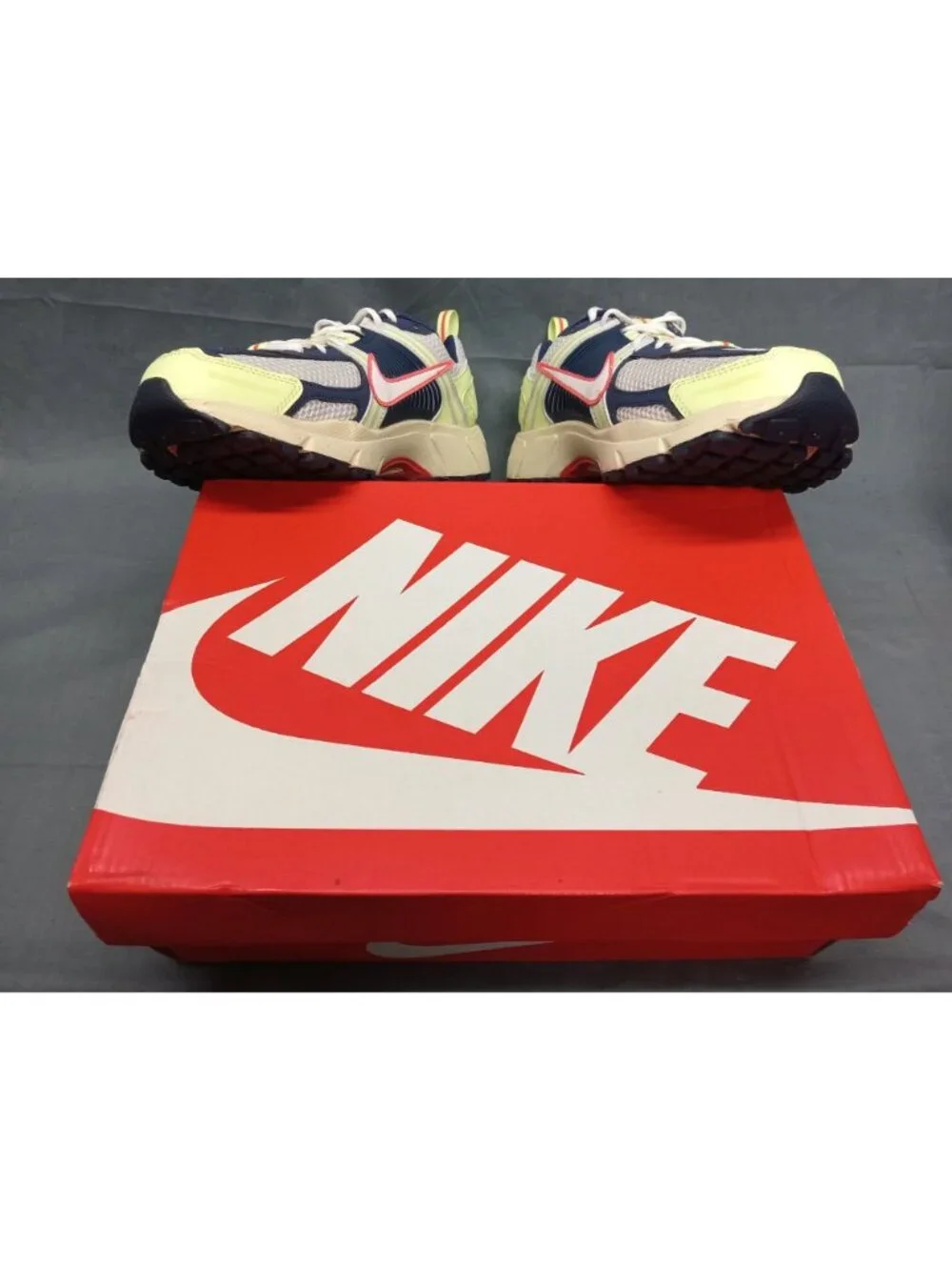 Nike Vomero 5 BG (GS) Sneakers Barely Volt Midnight Navy Boys Size 6 NEW IN BOX!